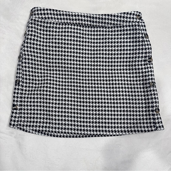 Sugarlips Black and White Houndstooth Mini Pencil Skirt - Picture 1 of 7